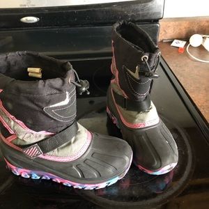 Snow boots